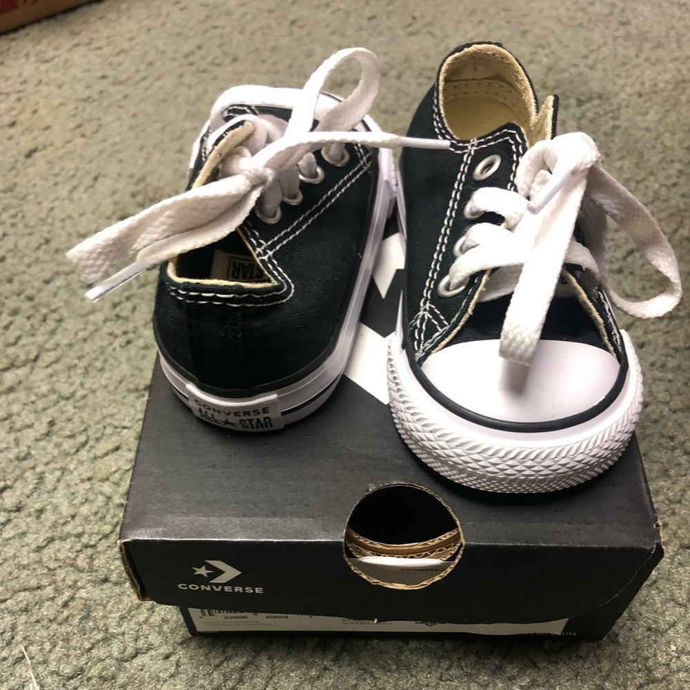 Chuck Taylor Black Toddler Sz8